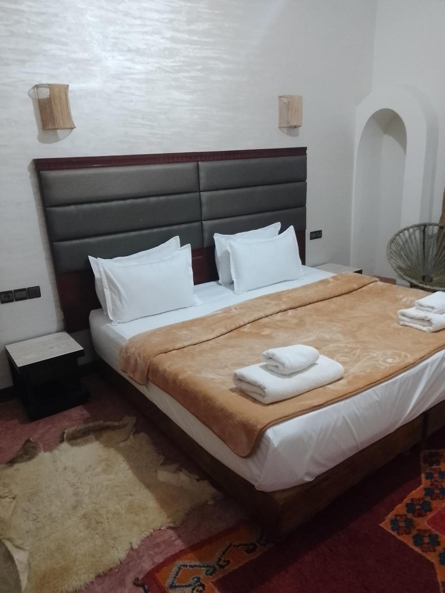 Kasbah Dar Bahnini Hostel Skoura Kültér fotó