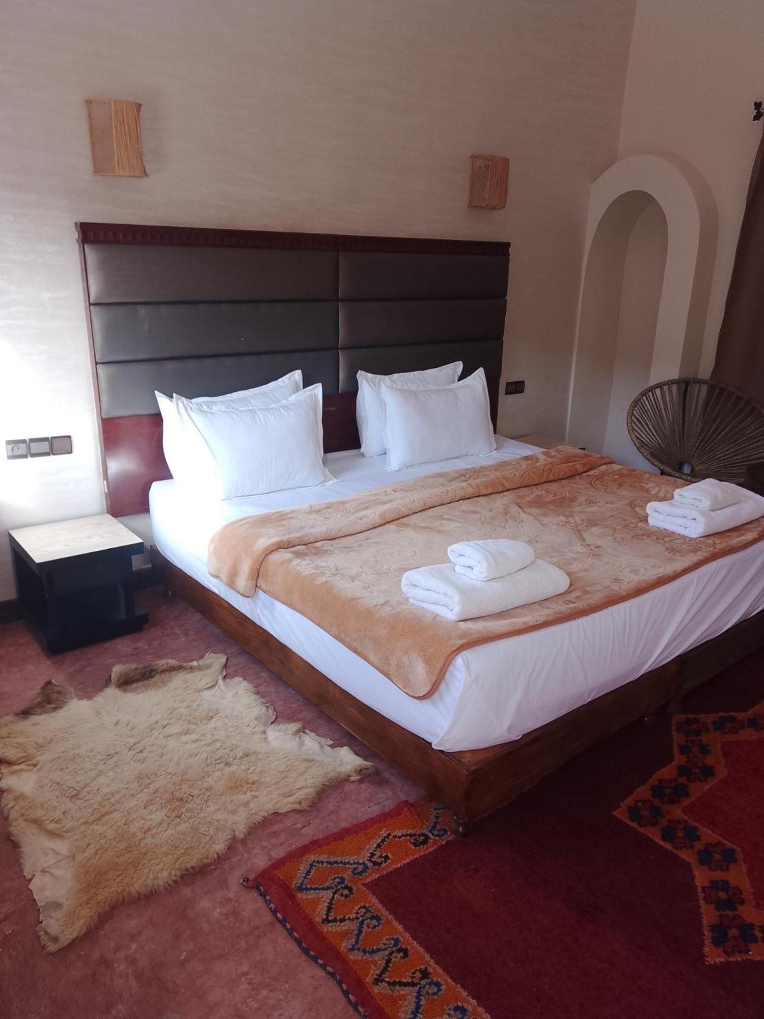 Kasbah Dar Bahnini Hostel Skoura Kültér fotó